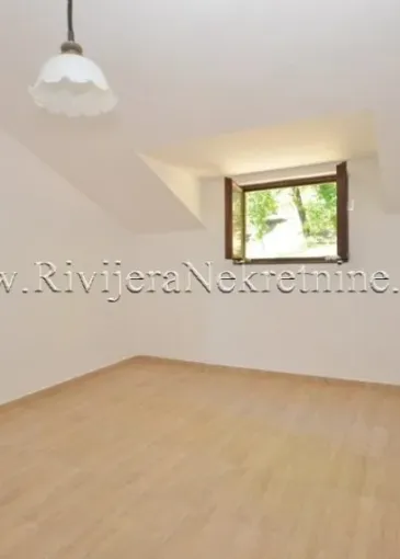 House for sale in Sutorina