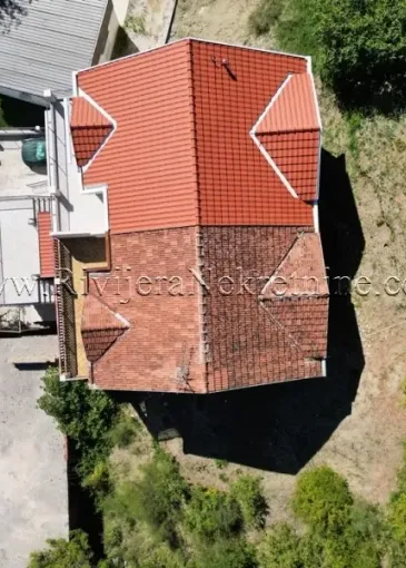 House for sale in Sutorina