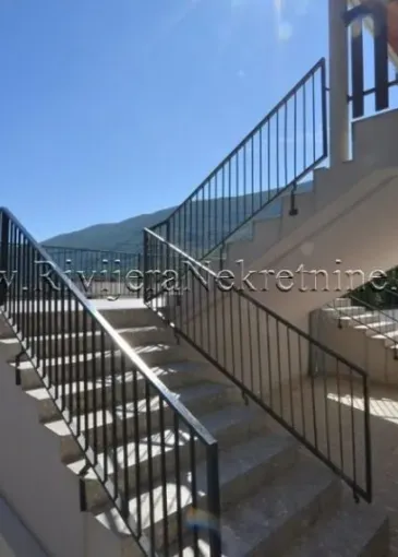 House for sale in Sutorina