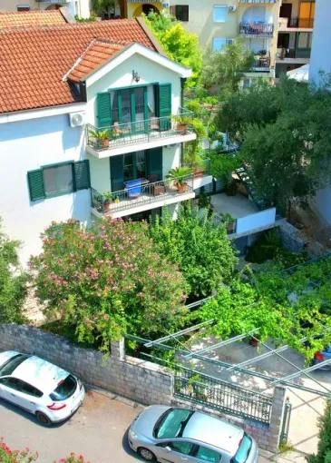 Ev satılık Budva'de 