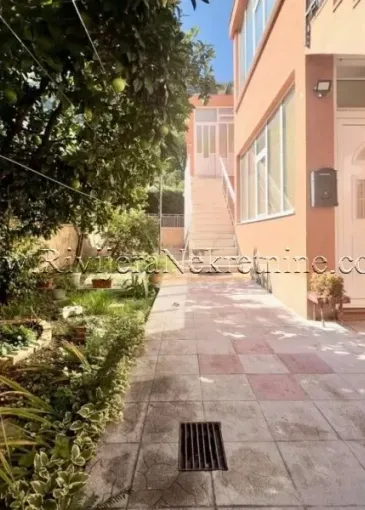 House for sale in Škaljari