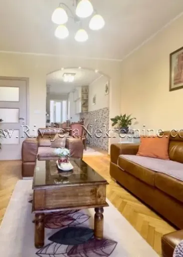 House for sale in Škaljari