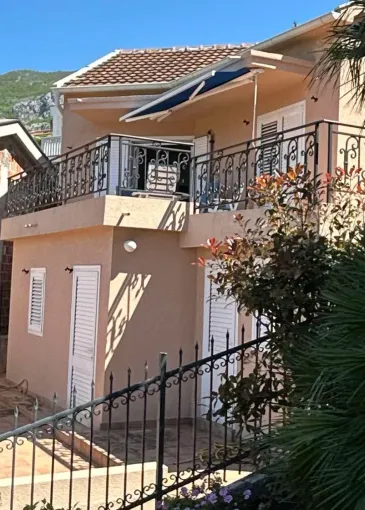 House for sale in Sveti Stefan