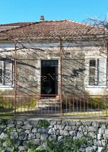 House for sale in Podi