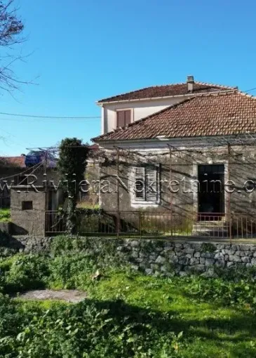 House for sale in Podi