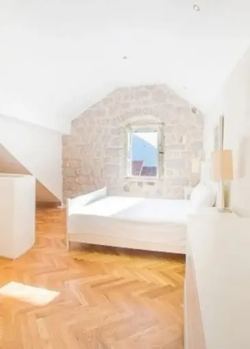 House for sale in Perast