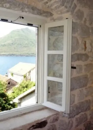 House for sale in Perast