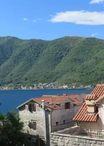 House for sale in Perast