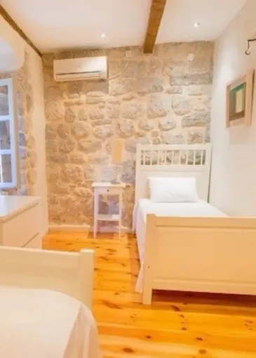 House for sale in Perast