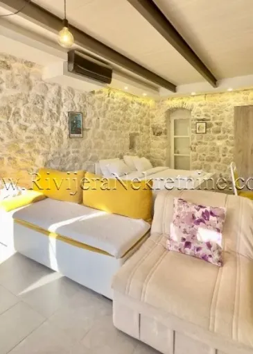 House for sale in Perast