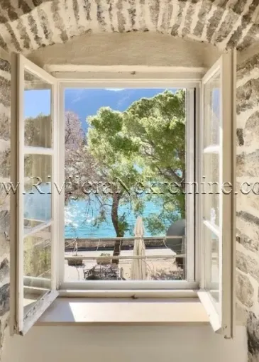 House for sale in Perast