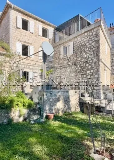 House for sale in Perast