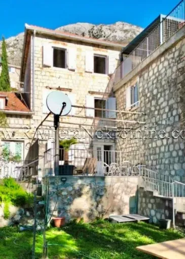 House for sale in Perast