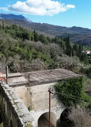 House for sale in Sutorina