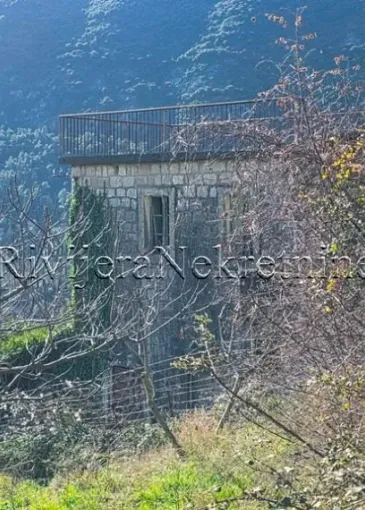 House for sale in Sutorina