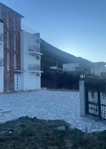 House for sale in Sutomore