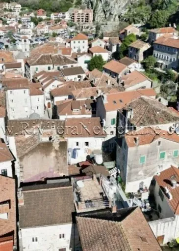 House for sale in Kotor