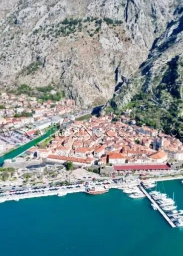 House for sale in Kotor