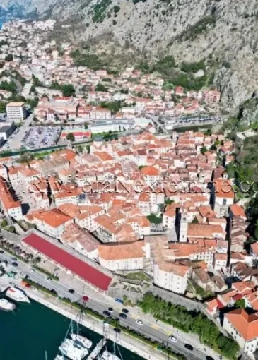 House for sale in Kotor