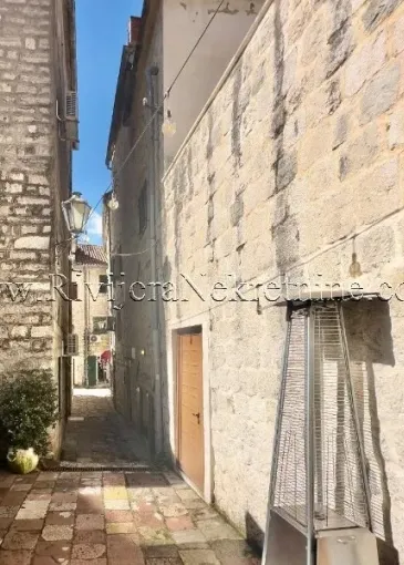 House for sale in Kotor