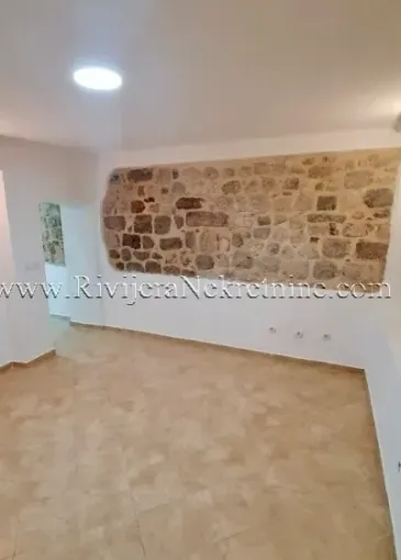 House for sale in Kotor