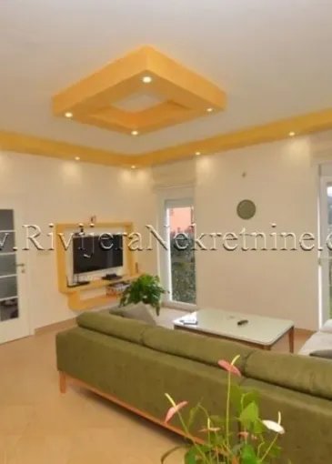 House for sale in Podi