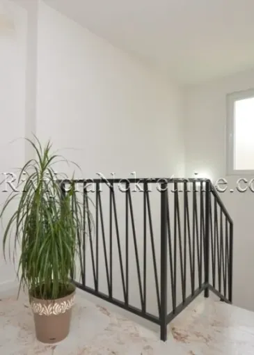 House for sale in Podi