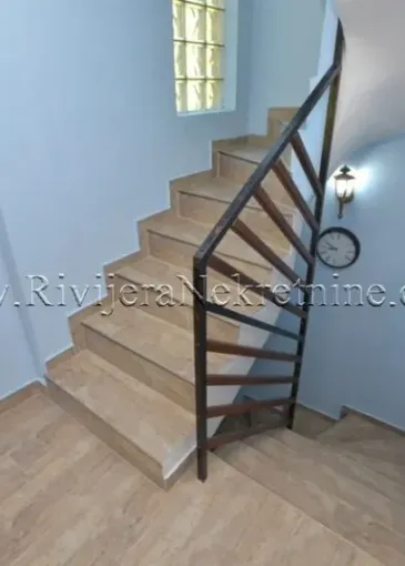 House for sale in Sutorina