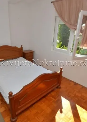 House for sale in Sutorina