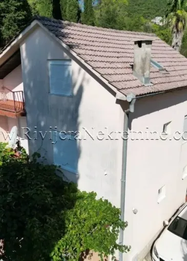 House for sale in Sutorina