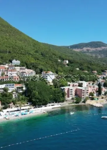 House for sale in Bijela