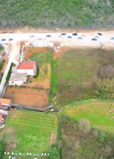 Grundstück zum Verkauf in Budva