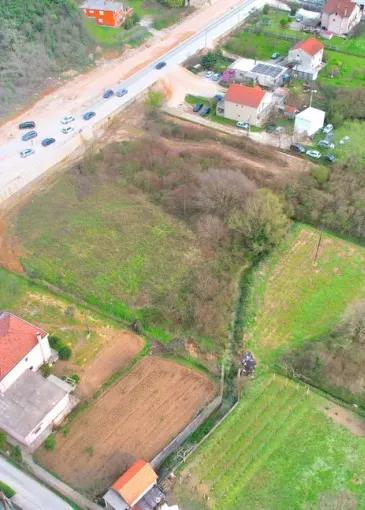 Grundstück zum Verkauf in Budva