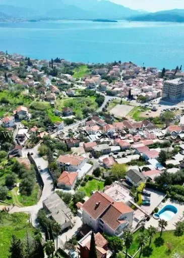 Grundstück zum Verkauf in Baošići