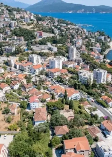 Arazi satılık Kastelnovo'de 