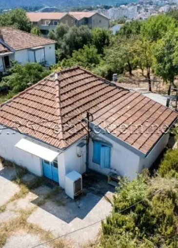 Arazi satılık Kastelnovo'de 