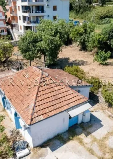 Arazi satılık Kastelnovo'de 