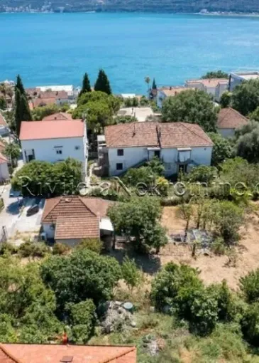 Arazi satılık Kastelnovo'de 