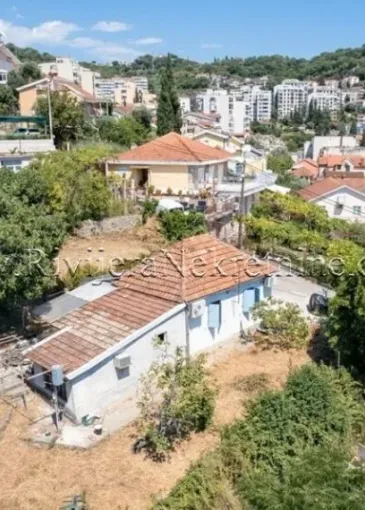 Arazi satılık Kastelnovo'de 