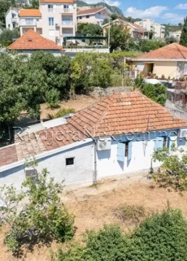 Arazi satılık Kastelnovo'de 