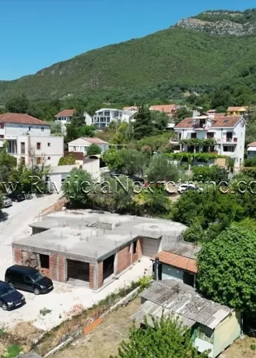Terreno in vendita a Baošići