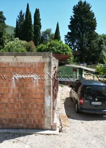 Terreno in vendita a Baošići