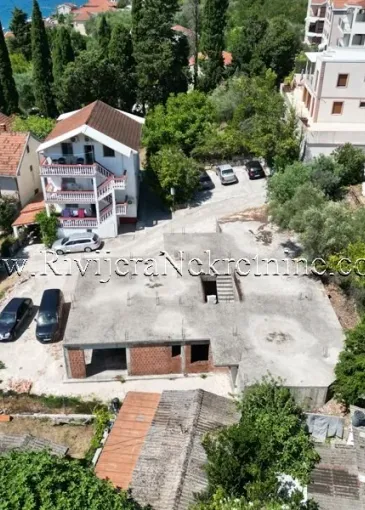 Terreno in vendita a Baošići