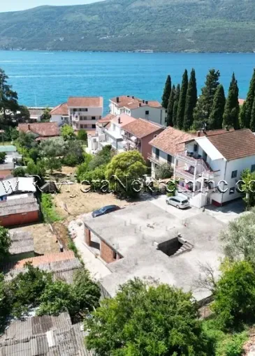 Terreno in vendita a Baošići