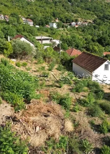 Arazi satılık Risan'de 