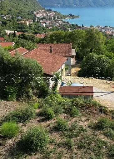 Land plot for sale in Risan