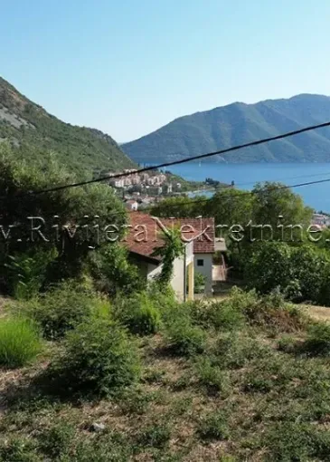 Land plot for sale in Risan