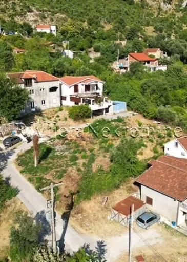 Land plot for sale in Risan