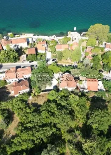 Land plot for sale in Dobrota