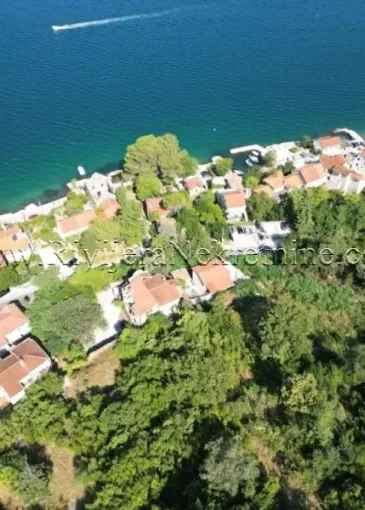 Land plot for sale in Dobrota